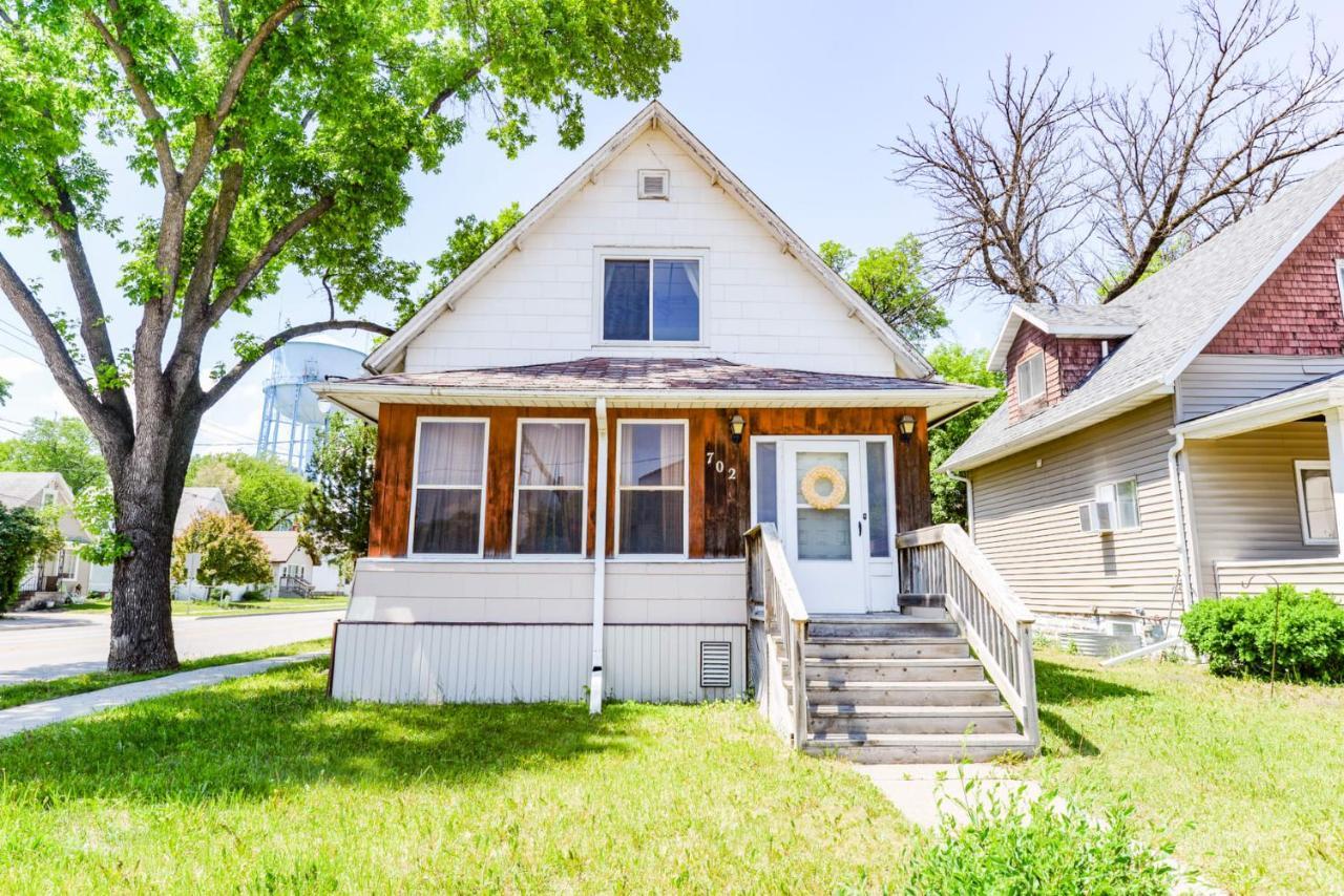 Unique Two Story With A Vintage Flare Villa Fargo Exteriör bild